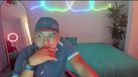 volt_boy57 online show from December 18, 5:42 pm