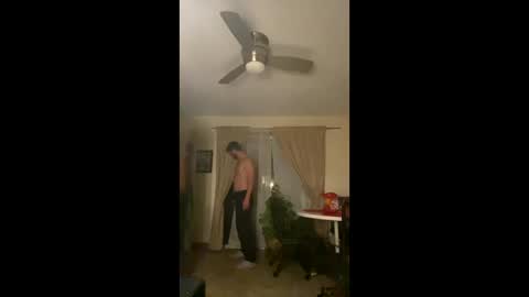 voyertech online show from December 20, 4:42 am