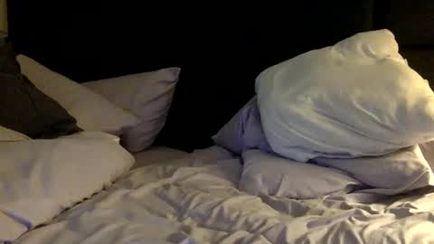 Enjoy guys of all ages if you are not on cam please dont ask for requests if i dont respond dont think im ignoring you i online show from November 14, 4:41 pm