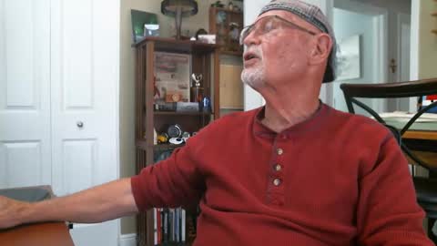 Snapshot of vueuorme chatting on December 4, 6:06 pm Vueuorme online show from December 4, 6:06 pm