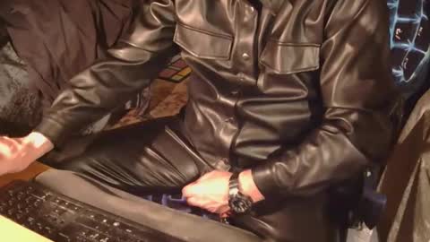 waaaooow online show from February 26, 7:59 pm