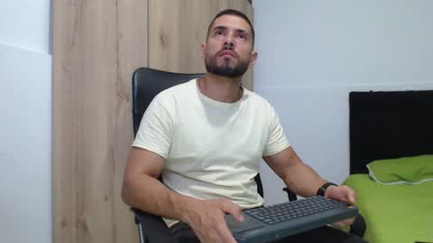 WALTER BROWN  online show from November 26, 8:56 pm