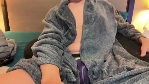 Snapshot of wantingtoplay97 chatting on December 15, 11:01 am wantingtoplay97 online show from December 15, 11:01 am