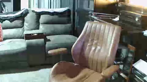 inittogetitin online show from February 25, 8:04 am