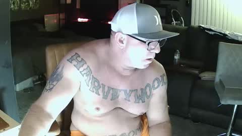 inittogetitin online show from February 26, 10:05 am