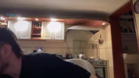 wearetwo online show from November 7, 5:33 am