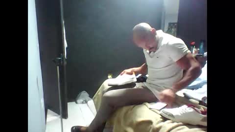 Snapshot of wellcrz chatting on October 25, 3:08 am wellcrz online show from October 25, 3:08 am