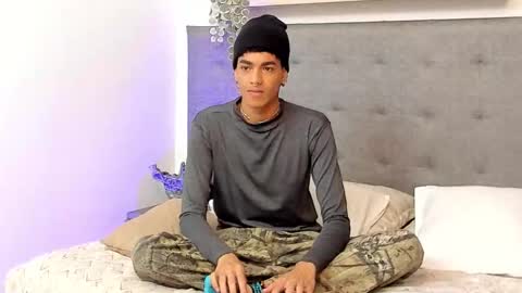 WES online show from February 20, 3:47 pm