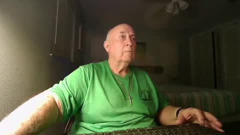 wfs2946 online show from December 17, 2:01 am