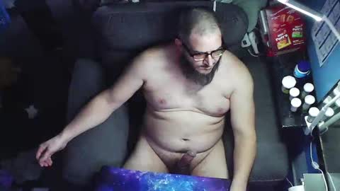 whitebear05 online show from February 6, 7:07 pm