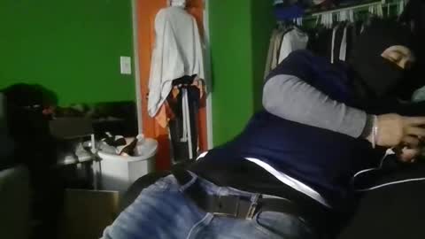 Snapshot of wifeleftm chatting on November 1, 12:26 am simbastud online show from November 1, 12:26 am