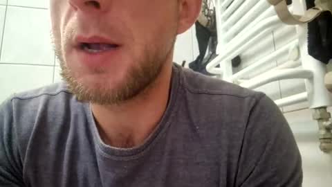 wildmike93 online show from October 18, 10:37 pm