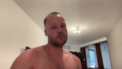 Snapshot of wsvogel chatting on March 5, 11:28 am joejoe online show from March 5, 11:28 am