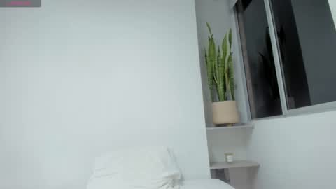 Xavier online show from December 19, 1:02 am