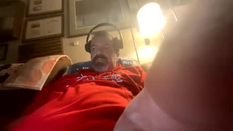 Snapshot of xmountainx chatting on November 1, 5:33 am Mountain online show from November 1, 5:33 am