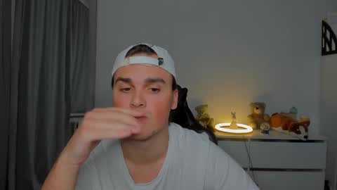 raul online show from September 21, 3:39 am