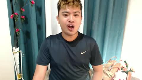 Loyd online show from December 17, 1:24 am