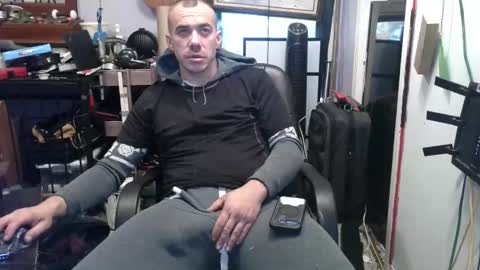 xxScubaStevexx online show from November 7, 4:32 pm