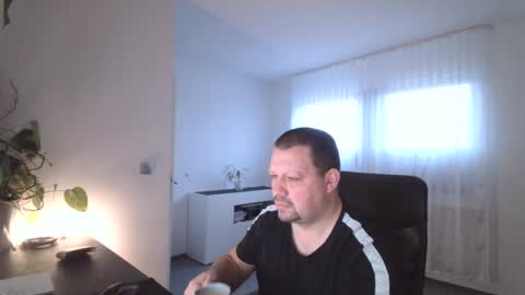 Snapshot of xxstrikerxx chatting on January 22, 7:57 am Eddi online show from January 22, 7:57 am