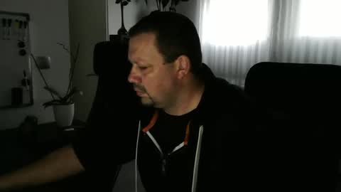 Snapshot of xxstrikerxx chatting on October 27, 6:27 am Eddi online show from October 27, 6:27 am