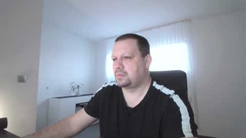 Snapshot of xxstrikerxx chatting on January 20, 7:36 am Eddi online show from January 20, 7:36 am