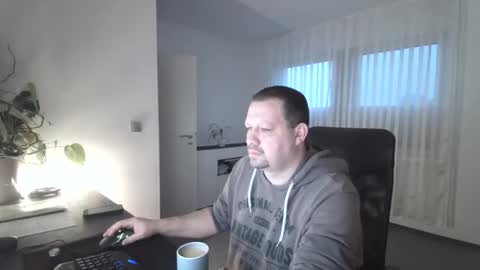 Snapshot of xxstrikerxx chatting on January 23, 7:22 am Eddi online show from January 23, 7:22 am