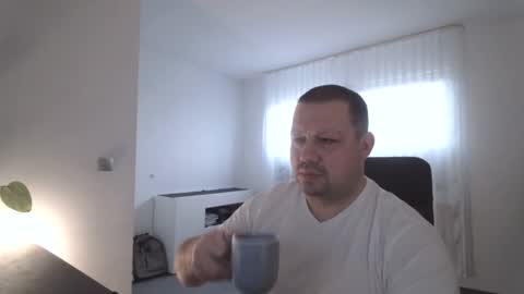 Snapshot of xxstrikerxx chatting on December 27, 8:13 am Eddi online show from December 27, 8:13 am