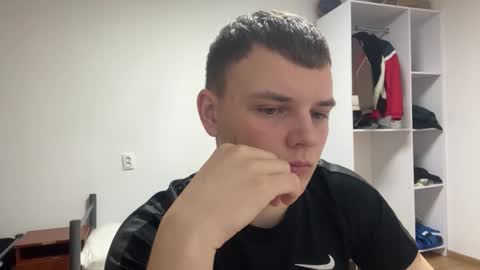 Leo online show from February 14, 8:04 pm