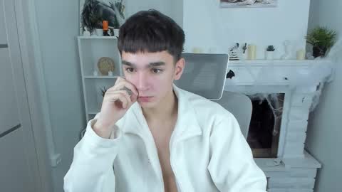 yamitwink online show from November 3, 8:21 pm