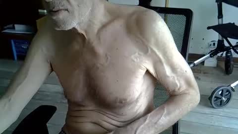 yannisv online show from October 15, 5:53 pm