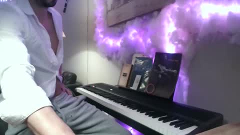 yannsolo8106 online show from October 27, 5:37 pm