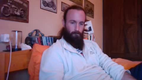 yeti_92 online show from October 16, 4:15 pm