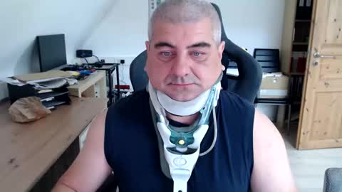 Snapshot of yoschi1976 chatting on September 28, 9:40 am yoschi1976 online show from September 28, 9:40 am
