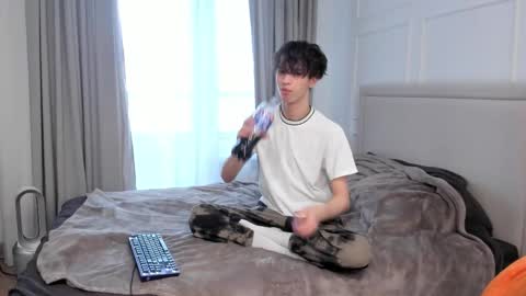 your_shy_guy online show from March 2, 7:15 am