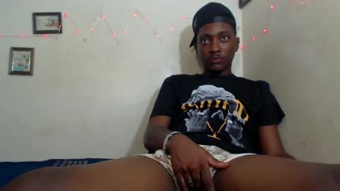 Yourdaddy2005 online show from September 25, 11:09 am