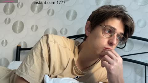 Chris online show from December 9, 7:28 am