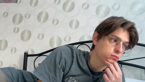 Chris online show from December 8, 8:20 am