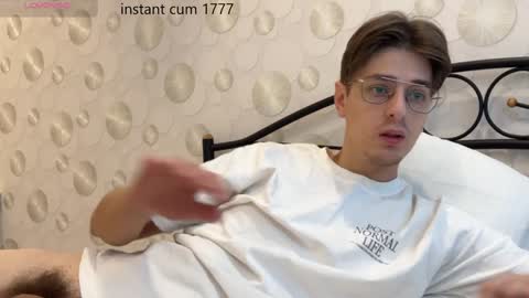 Chris online show from December 25, 6:31 am