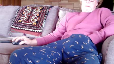 ytsim58 online show from April 12, 3:35 pm