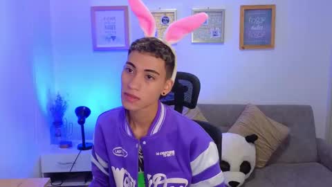 yulian_vasquez online show from December 18, 12:45 pm