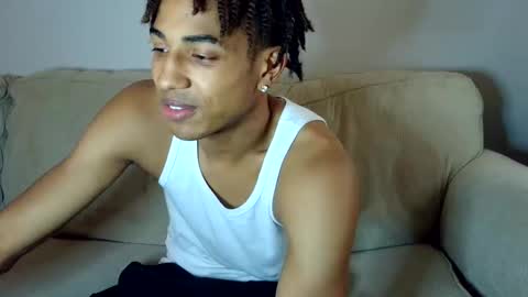 Snapshot of zachbrownn chatting on October 29, 3:53 am zachbrownn online show from October 29, 3:53 am