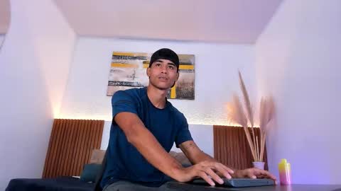 Zander online show from November 10, 1:49 pm