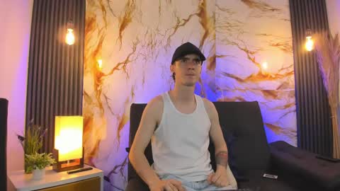 ZANE SCOOT online show from May 7, 3:17 am