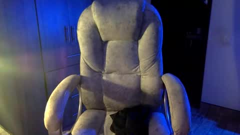 zyzz_1812 online show from March 24, 4:06 am