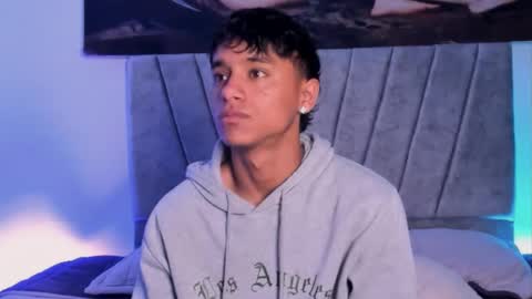 zyzz_1812 online show from November 24, 5:47 pm