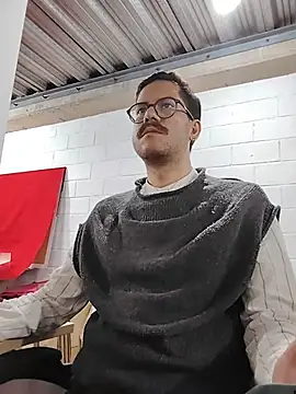 Snapshot of AndyHepburn chatting on October 24, 2:41 pm AndyHepburn online show from October 24, 2:41 pm