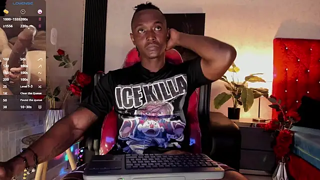 DannSmmith online show from December 15, 12:13 pm