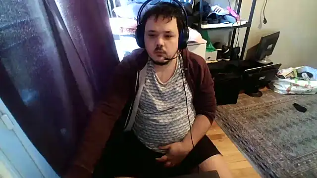 Snapshot of Bebemickey75 chatting on January 27, 12:26 pm Bebemickey75 online show from January 27, 12:26 pm