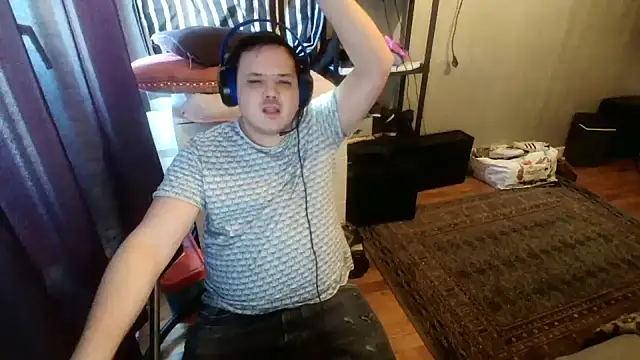 Snapshot of Bebemickey75 chatting on February 2, 1:41 pm Bebemickey75 online show from February 2, 1:41 pm