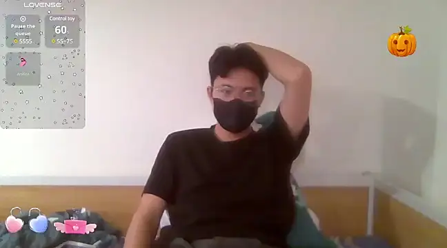 Gwencloudy online show from January 3, 1:58 pm